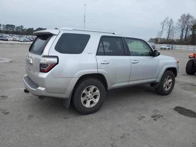 JTEZU5JR6E5080514 - 2014 TOYOTA 4RUNNER SR5 SILVER photo 3