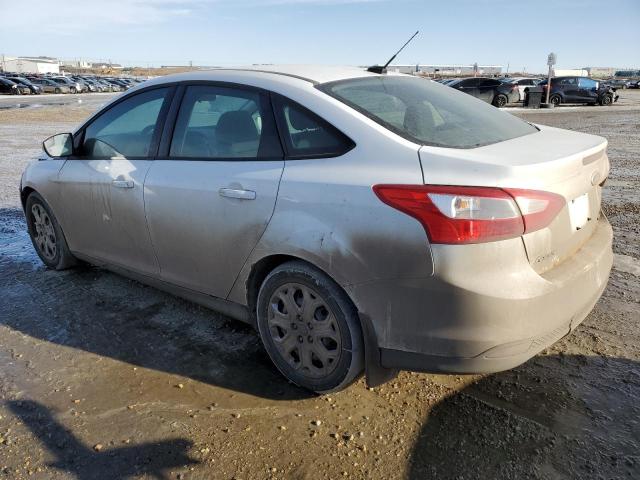 1FAHP3F21CL401543 - 2012 FORD FOCUS SE WHITE photo 2