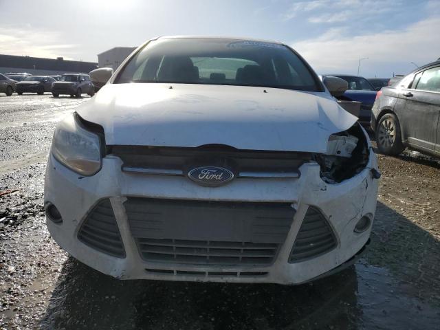 1FAHP3F21CL401543 - 2012 FORD FOCUS SE WHITE photo 5