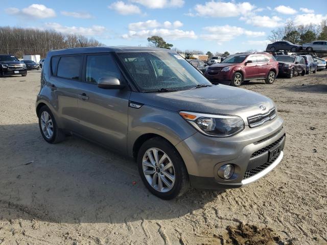 KNDJP3A50J7592312 - 2018 KIA SOUL + GRAY photo 4