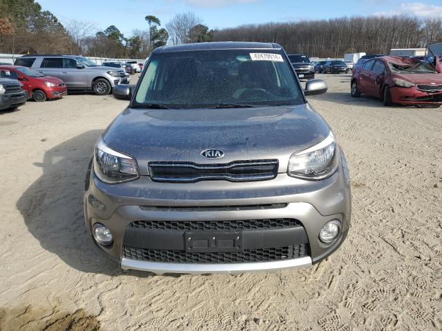 KNDJP3A50J7592312 - 2018 KIA SOUL + GRAY photo 5