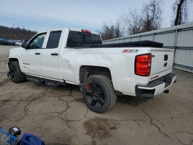 1GCVKREC8HZ392613 - 2017 CHEVROLET SILVERADO K1500 LT WHITE photo 2