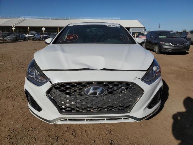 5NPE34AF2KH820755 - 2019 HYUNDAI SONATA LIMITED WHITE photo 5