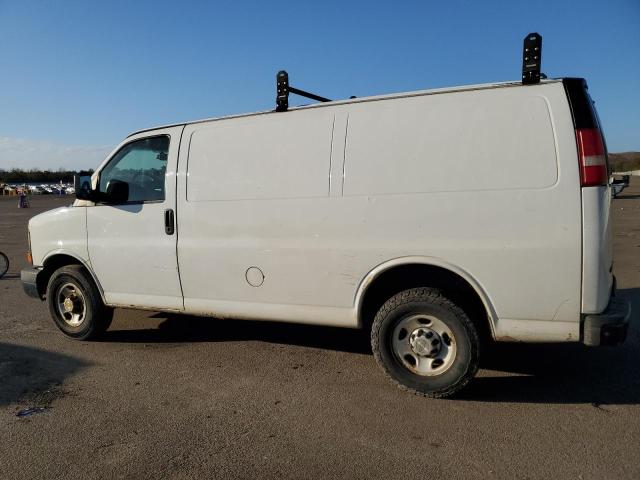 1GCWGFCAXD1111541 - 2013 CHEVROLET EXPRESS G2 WHITE photo 2