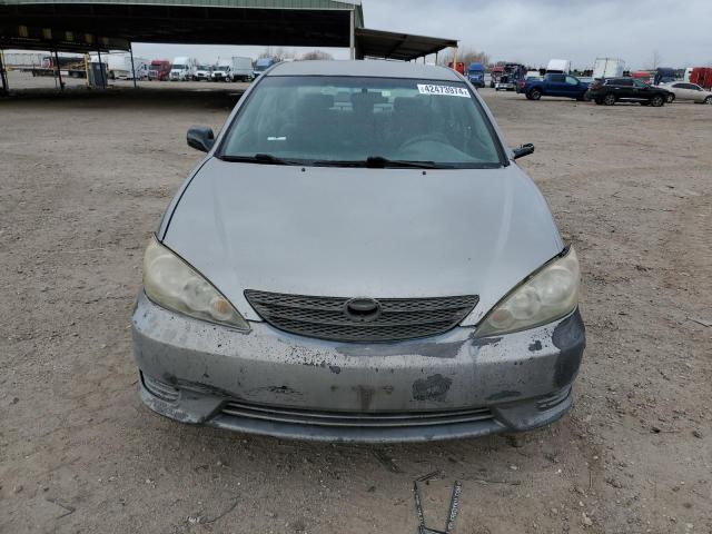 4T1BE30K05U977230 - 2005 TOYOTA CAMRY LE GRAY photo 5