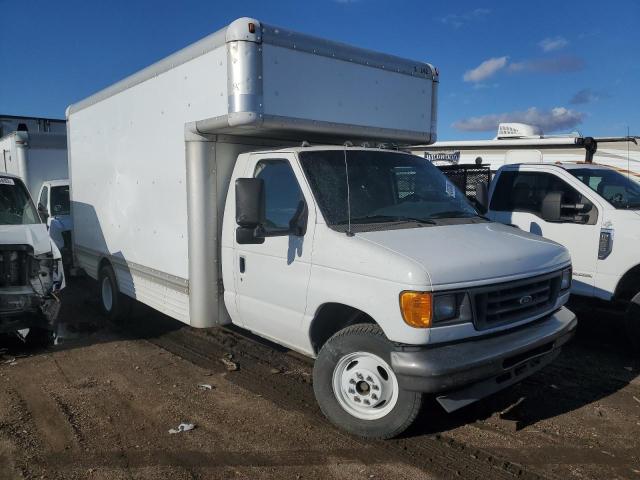 1FDXE45S57DA22639 - 2007 FORD ECONOLINE E450 SUPER DUTY CUTAWAY VAN WHITE photo 4