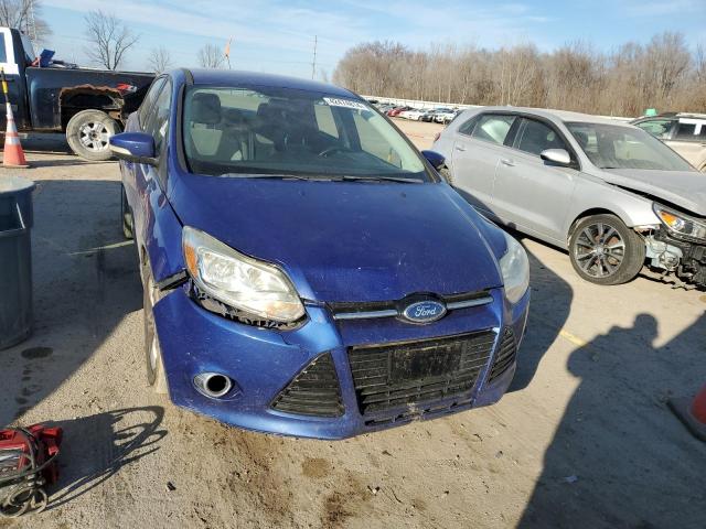 1FAHP3F2XCL242831 - 2012 FORD FOCUS SE BLUE photo 5