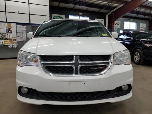 2C4RDGCG2HR774457 - 2017 DODGE GRAND CARA SXT WHITE photo 5