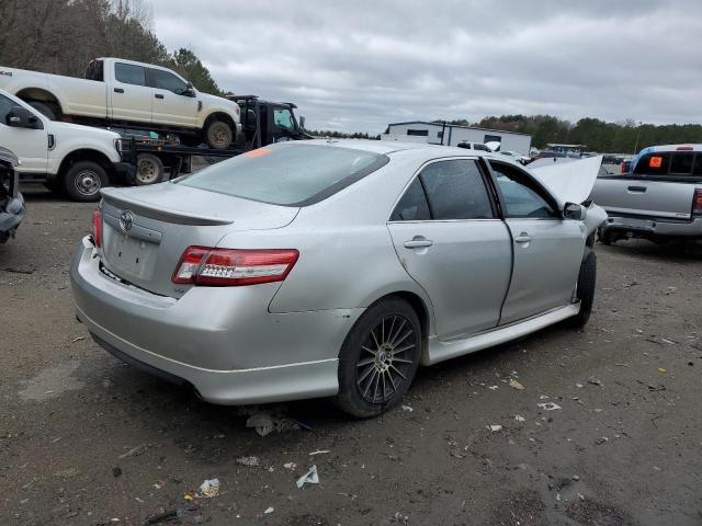 4T1BF3EK3BU216936 - 2011 TOYOTA CAMRY BASE SILVER photo 3