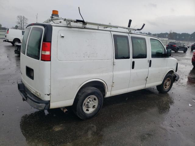 1GCGG25C081160443 - 2008 CHEVROLET EXPRESS G2 WHITE photo 3