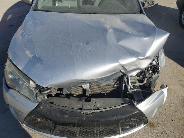 4T1BF1FK9FU480493 - 2015 TOYOTA CAMRY LE SILVER photo 11