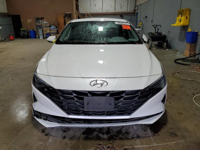 5NPLL4AG0MH047528 - 2021 HYUNDAI ELANTRA SE WHITE photo 5