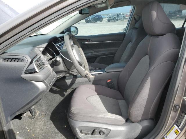 4T1B11HK2JU539842 - 2018 TOYOTA CAMRY L GRAY photo 7