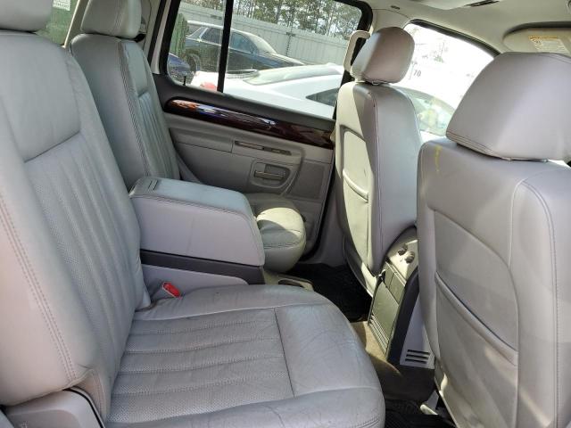 5LMEU68H74ZJ07502 - 2004 LINCOLN AVIATOR 银色 照片 11