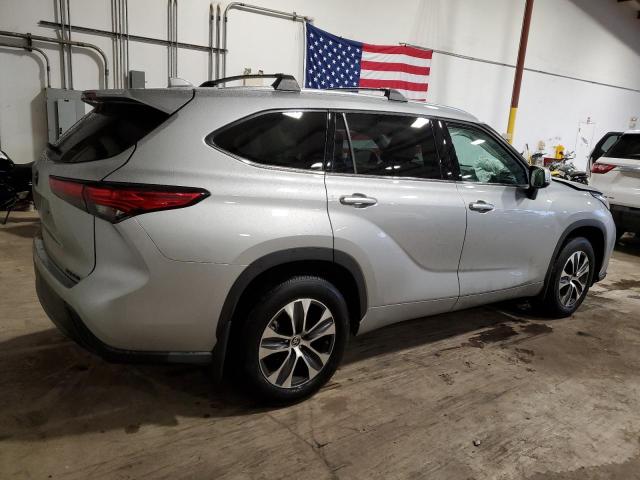 5TDGZRBH2MS157429 - 2021 TOYOTA HIGHLANDER XLE ვერცხლისფერი ფოტო 3