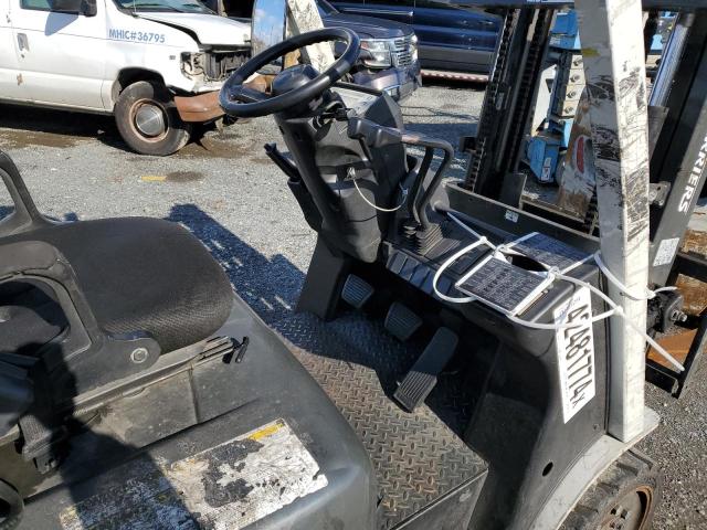 CP1F29W7961 - 2015 NISSAN FORKLIFT SILVER photo 5
