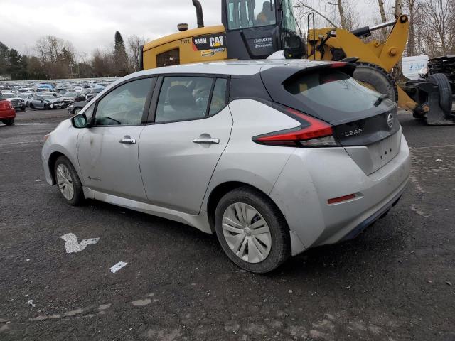 1N4AZ1CP3JC300565 - 2018 NISSAN LEAF S SILVER photo 2