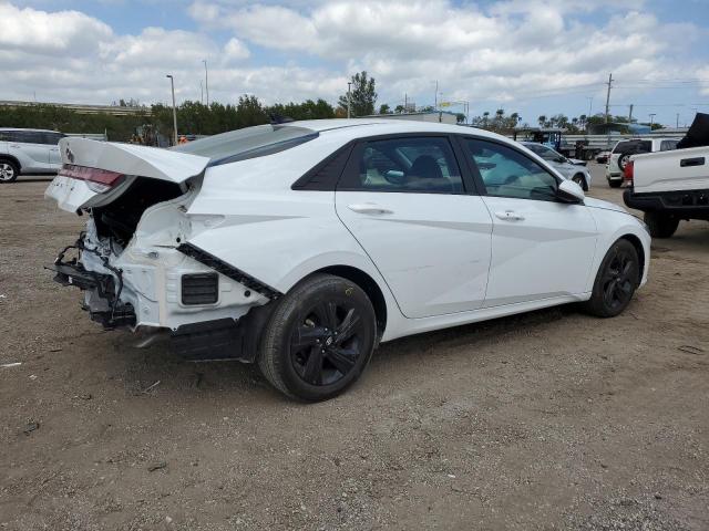 5NPLM4AGXMH026621 - 2021 HYUNDAI ELANTRA SEL WHITE photo 3