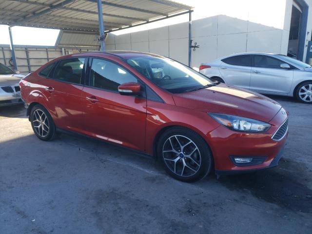 1FADP3H20JL254530 - 2018 FORD FOCUS SEL RED photo 4