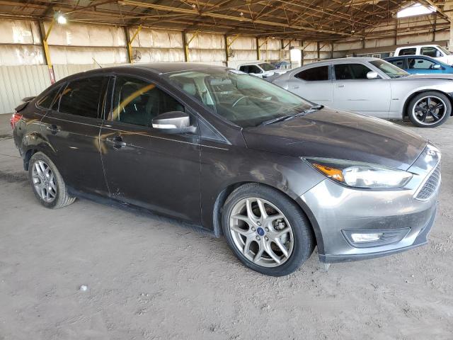 1FADP3F28FL358208 - 2015 FORD FOCUS SE GRAY photo 4