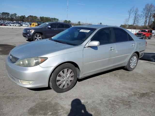 4T1BE32K85U995276 - 2005 TOYOTA CAMRY LE SILVER photo 1