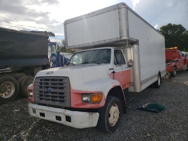 1FDMF72J7SVA24490 - 1995 FORD F700 LPO WHITE photo 2