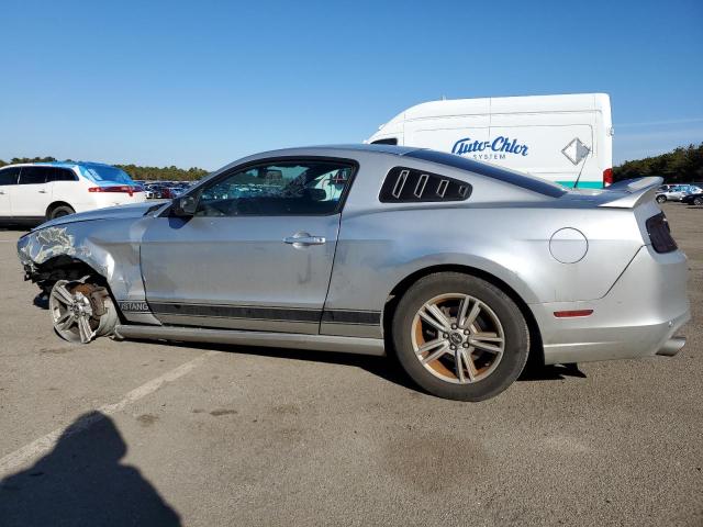 1ZVBP8AM5E5269672 - 2014 FORD MUSTANG SILVER photo 2