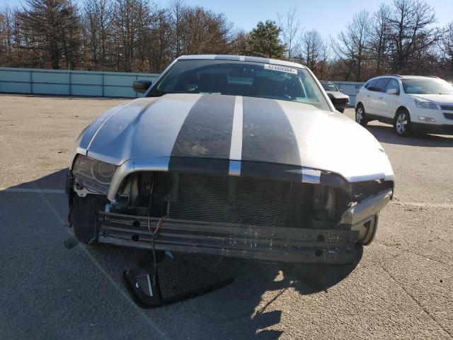 1ZVBP8AM5E5269672 - 2014 FORD MUSTANG SILVER photo 5