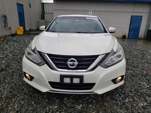 1N4AL3AP9HC199235 - 2017 NISSAN ALTIMA 2.5 WHITE photo 5