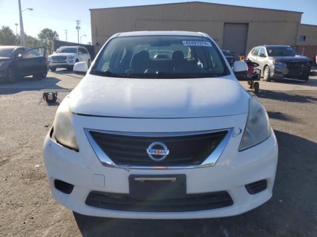 3N1CN7AP0CL899875 - 2012 NISSAN VERSA S WHITE photo 5