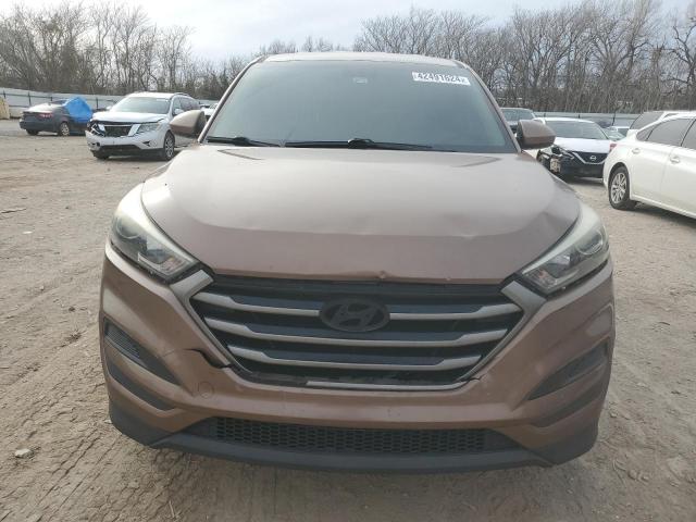 KM8J23A41GU155821 - 2016 HYUNDAI TUCSON SE BROWN photo 5