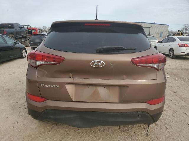 KM8J23A41GU155821 - 2016 HYUNDAI TUCSON SE BROWN photo 6