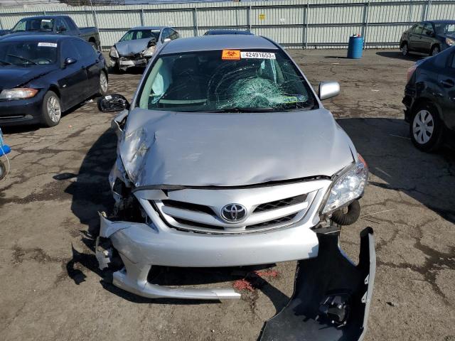 2T1BU4EE6BC682271 - 2011 TOYOTA COROLLA BASE 银色 照片 5