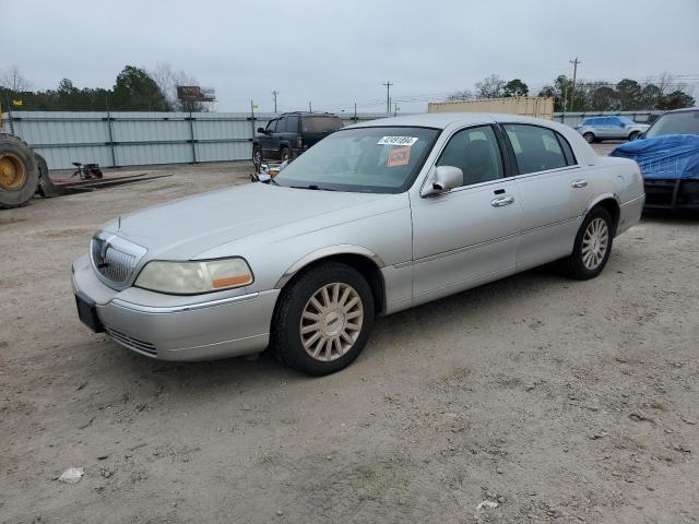 1LNHM81W83Y640564 - 2003 LINCOLN TOWN CAR EXECUTIVE SILVER photo 1