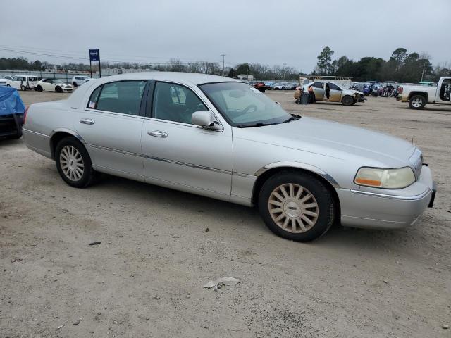 1LNHM81W83Y640564 - 2003 LINCOLN TOWN CAR EXECUTIVE SILVER photo 4