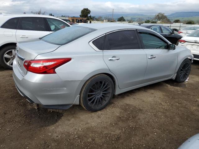 1N4AL3AP3HC494332 - 2017 NISSAN ALTIMA 2.5 SILVER photo 3