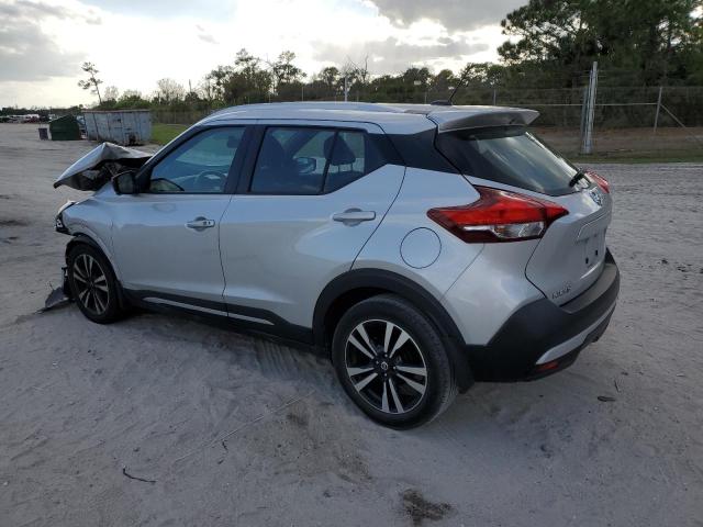 3N1CP5CU4KL482078 - 2019 NISSAN KICKS S SILVER photo 2