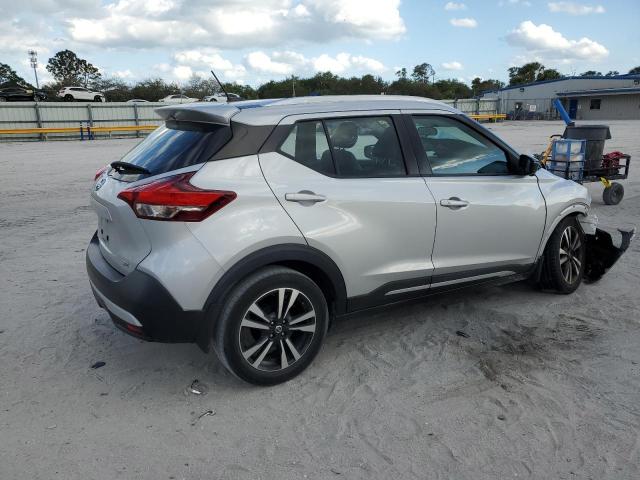 3N1CP5CU4KL482078 - 2019 NISSAN KICKS S SILVER photo 3