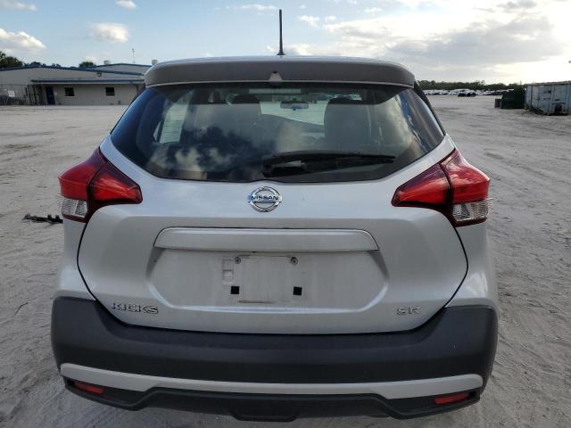 3N1CP5CU4KL482078 - 2019 NISSAN KICKS S SILVER photo 6