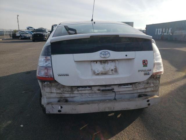 JTDKB20U453015141 - 2005 TOYOTA PRIUS WHITE photo 6