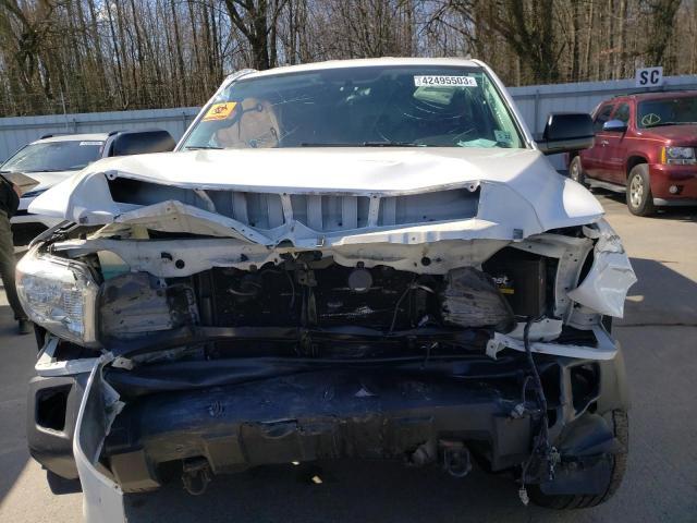 5TFRM5F19HX117314 - 2017 TOYOTA TUNDRA DOUBLE CAB SR/SR5 WHITE photo 5