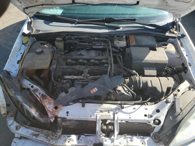 3FAHP37N05R105765 - 2005 FORD FOCUS ZX5 WHITE photo 11