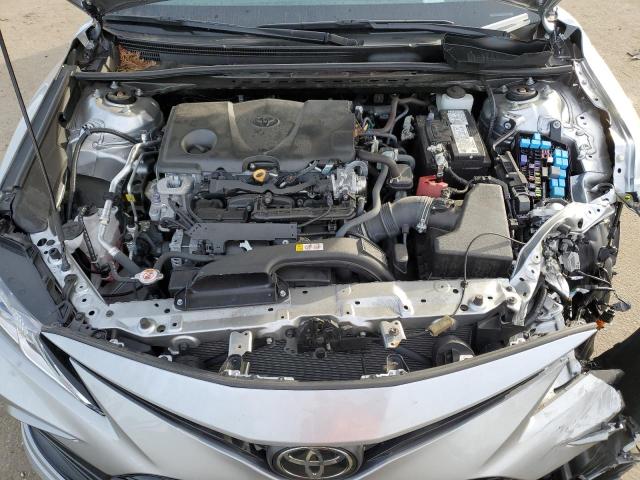 4T1C11AKXNU653060 - 2022 TOYOTA CAMRY LE SILVER photo 11