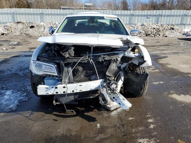 2C3CCAKGXKH610995 - 2019 CHRYSLER 300 LIMITED WHITE photo 5