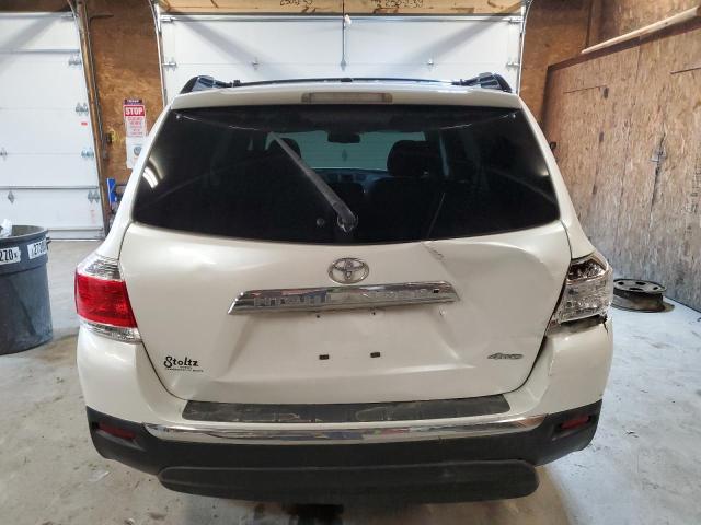 5TDBK3EH7BS071067 - 2011 TOYOTA HIGHLANDER BASE WHITE photo 6