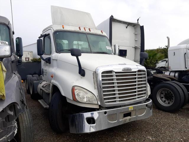 2015 FREIGHTLINER CASCADIA 1, null