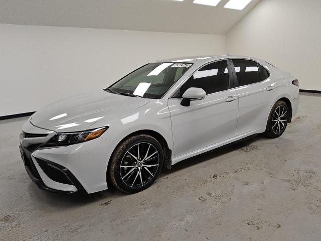 4T1T11AK2RU210276 - 2024 TOYOTA CAMRY SE NIGHT SHADE WHITE photo 1