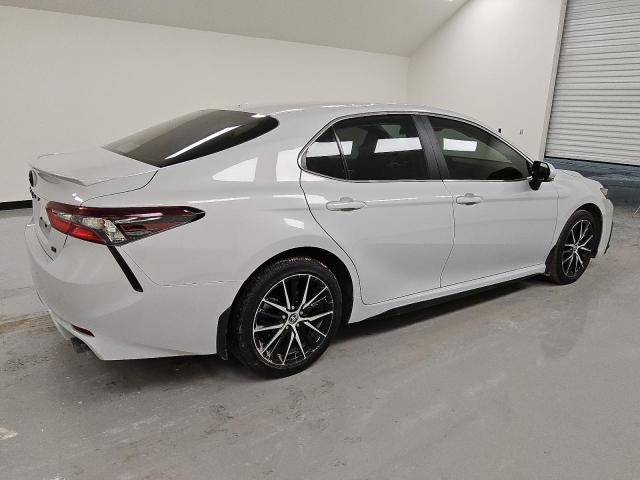4T1T11AK2RU210276 - 2024 TOYOTA CAMRY SE NIGHT SHADE WHITE photo 3