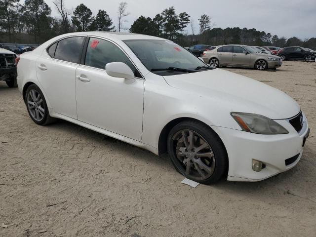 JTHBE262962003036 - 2006 LEXUS IS 350 WHITE photo 4