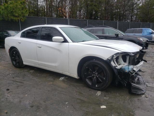 2C3CDXHG1HH524085 - 2017 DODGE CHARGER SXT WHITE photo 4